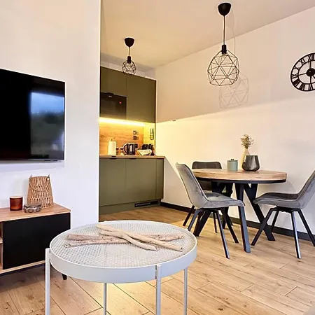 Marea Salazar Dębina * Debina (Ustka)