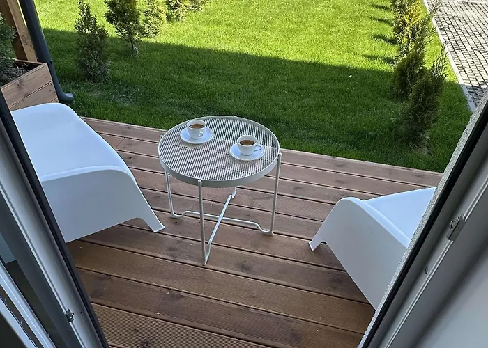 Marea Salazar Debina *