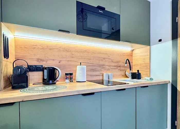 Marea Salazar Debina *