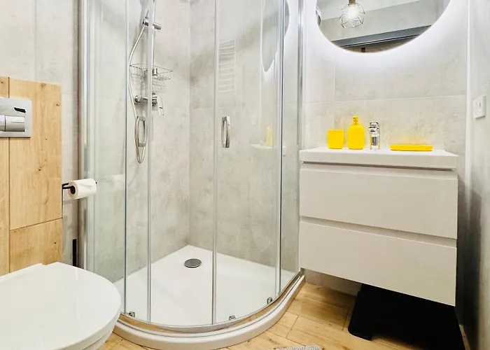 Marea Salazar Debina *