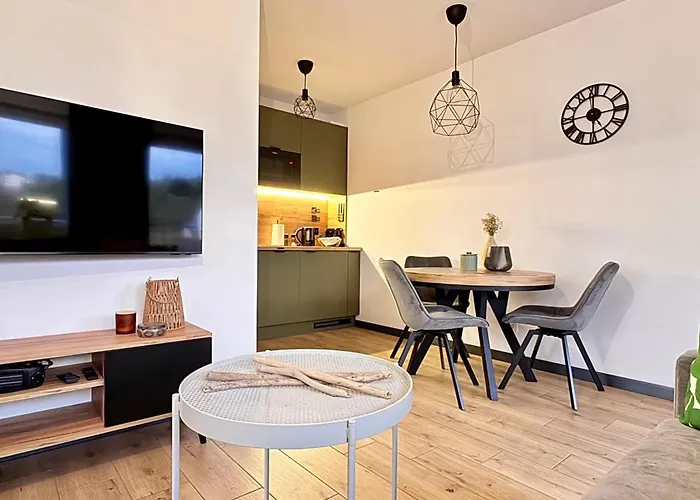 Marea Salazar Debina * Debina (Ustka)